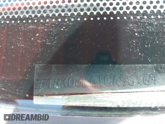 2001 Ford F-150 XL z VIN 2FTRX08L61CA98169, wystawiony jako IAAI lot #41952869 z przebiegiem 350 750 mil mil oraz . Historia ofert i sprzedaży dostępna na DreamBid. Obrazek 9.