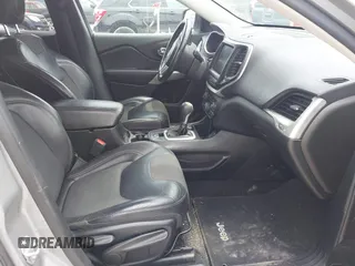 2018 Jeep Cherokee Latitude Plus with VIN 1C4PJLLB0JD534992, listed as a IAAI auction lot 42212429 with 125,928 mi miles and . Bid and sale history available at carsss.com. Image 5.