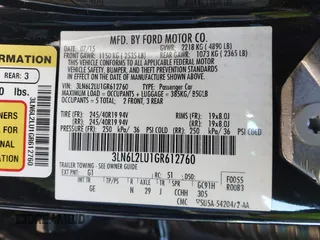 2016 Lincoln MKZ Hybrid z VIN 3LN6L2LU1GR612760, wystawiony jako IAAI lot #41752860 z przebiegiem 101 795 mil mil oraz . Historia ofert i sprzedaży dostępna na DreamBid. Obrazek 9.