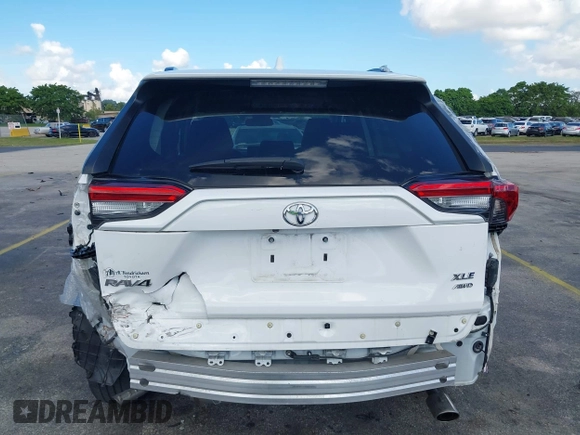 2020 Toyota RAV4 XLE with VIN 2T3P1RFV6LC125623, listed as a IAAI auction lot 42510076 with 46,530 mi miles and . Bid and sale history available at DreamBid. Image 17.