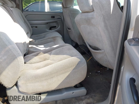 2005 Chevrolet Suburban LS z VIN 3GNEC16Z25G136603, wystawiony jako IAAI lot #42339417 z przebiegiem 382 868 mil mil oraz . Historia ofert i sprzedaży dostępna na DreamBid. Obrazek 8.