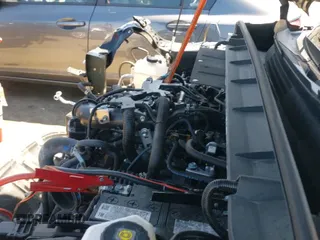 2024 Toyota Highlander LE z VIN 5TDKDRBH5RS535825, wystawiony jako IAAI lot #42051305 z przebiegiem 14 193 mil mil oraz . Historia ofert i sprzedaży dostępna na DreamBid. Obrazek 18.