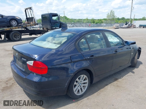 2007 BMW 3 Series 328i with VIN WBAVA33577KX82272, listed as a IAAI auction lot 42175352 with 194,774 mi miles and . Bid and sale history available at DreamBid. Image 4.
