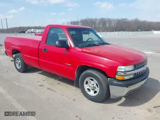 2002 Chevrolet Silverado 1500 with VIN 1GCEC14W52Z226468, listed as a IAAI auction lot 41790682 with 132,447 mi miles. Bid and sale history available at carsss.com. Image 1.