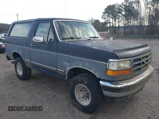 1993 Ford Bronco XL with VIN 1FMEU15N5PLA26344, listed as a IAAI auction lot 41753995 with 189,097 mi miles. Bid and sale history available at carsss.com. Image 1.