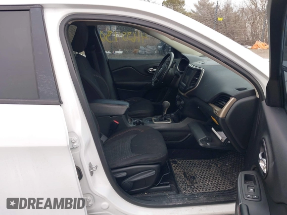 2016 Jeep Cherokee Latitude with VIN 1C4PJMCB7GW268714, listed as a IAAI auction lot 41655450 with 180,603 mi miles. Bid and sale history available at carsss.com. Image 5.