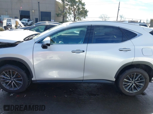 2022 Lexus NX with VIN 2T2AGCEZ7NC002524, listed as a IAAI auction lot 41217365 with 43,786 mi miles. Bid and sale history available at carsss.com. Image 15.