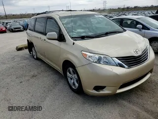 2012 Toyota Sienna LE AAS с VIN 5TDKK3DC6CS276676, выставлен на аукционе Copart как лот 56898135 с пробегом 167 432 миль миль и Списание • Salvage title. История ставок и продаж доступна на DreamBid. Изображение 14.