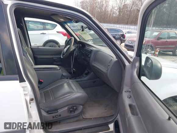 2000 Mercury Mountaineer z VIN 4M2ZU66P9YUJ19036, wystawiony jako IAAI lot #41663230 z przebiegiem 159 635 mil mil oraz . Historia ofert i sprzedaży dostępna na DreamBid. Obrazek 5.