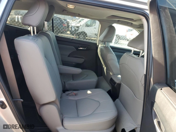 2023 Toyota Highlander Hybrid XLE with VIN 5TDKBRCH3PS601659, listed as a Copart auction lot 87937795 with 18,042 mi miles and Salvage Title. Bid and sale history available at carsss.com. Image 11.