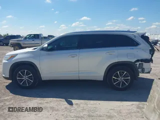 2018 Toyota Highlander SE with VIN 5TDKZRFH8JS548391, listed as a IAAI auction lot 42227742 with 79,782 mi miles and . Bid and sale history available at DreamBid. Image 15.