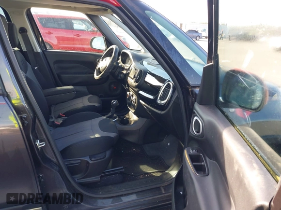 2016 FIAT 500L Trekking with VIN ZFBCFADH0GZ038032, listed as a IAAI auction lot 41426320 with 37,104 mi miles. Bid and sale history available at carsss.com. Image 5.