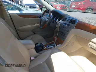 2005 Lexus ES 330 with VIN JTHBA30G755060211, listed as a IAAI auction lot 41819590 with 140,679 mi miles. Bid and sale history available at carsss.com. Image 5.