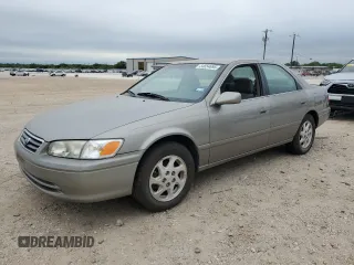2000 Toyota Camry CE z VIN JT2BG22K0Y0497277, wystawiony jako Copart lot #54854695 z przebiegiem 130 074 mil mil oraz Szkoda całkowita • Salvage title. Historia ofert i sprzedaży dostępna na DreamBid. Obrazek 1.