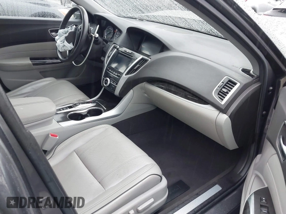 2020 Acura TLX w/Technology Pkg with VIN 19UUB2F42LA003192, listed as a IAAI auction lot 41482802 with 34,995 mi miles. Bid and sale history available at carsss.com. Image 5.