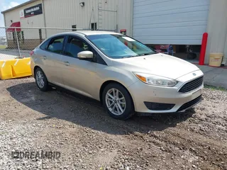 2017 Ford Focus SE z VIN 1FADP3F27HL345713, wystawiony jako IAAI lot #42797800 z przebiegiem 138 274 mil mil oraz . Historia ofert i sprzedaży dostępna na DreamBid. Obrazek 1.