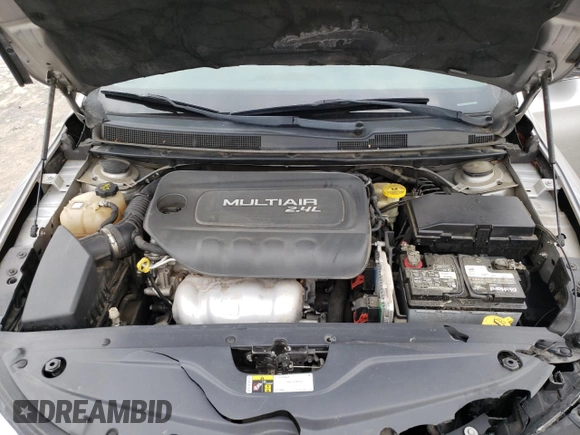 2015 Chrysler 200 Limited z VIN 1C3CCCAB9FN700895, wystawiony jako Copart lot #59985165 z przebiegiem 146 753 mil mil oraz Szkoda całkowita • Salvage title. Historia ofert i sprzedaży dostępna na DreamBid. Obrazek 11.