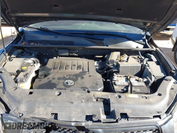 2008 Toyota RAV4 Sport with VIN JTMBK32V886044902, listed as a IAAI auction lot 41324485 with 104,312 mi miles. Bid and sale history available at carsss.com. Image 10.