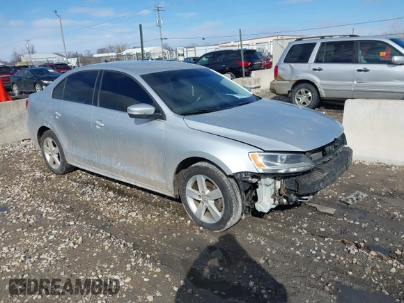 2013 Volkswagen Jetta TDI w/Premium с VIN 3VWLL7AJ0DM284816, выставлен на аукционе IAAI как лот 41869001 с пробегом 154 698 миль миль и . История ставок и продаж доступна на DreamBid. Изображение 1.