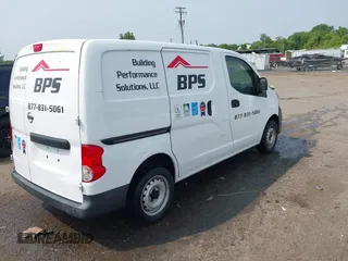 2019 Nissan NV200 S z VIN 3N6CM0KN9KK696232, wystawiony jako IAAI lot #42438873 z przebiegiem 162 260 mil mil oraz . Historia ofert i sprzedaży dostępna na DreamBid. Obrazek 4.