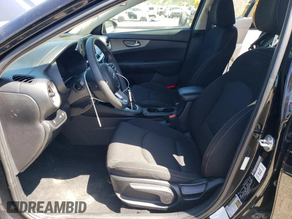 2021 Kia Forte LXS z VIN 3KPF24AD8ME306390, wystawiony jako Copart lot #56256895 z przebiegiem 78 456 mil mil oraz Szkoda całkowita • Salvage title. Historia ofert i sprzedaży dostępna na DreamBid. Obrazek 7.