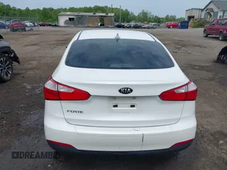 2015 Kia Forte LX with VIN KNAFX4A69F5306199, listed as a IAAI auction lot 42125781 with 116,788 mi miles and . Bid and sale history available at carsss.com. Image 16.
