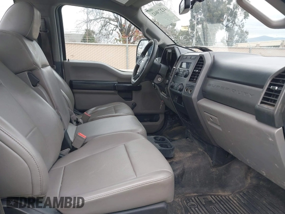 2019 Ford Super Duty F-250 SRW XL with VIN 1FTBF2A65KEC88948, listed as a IAAI auction lot 41273042 with 148,467 mi miles. Bid and sale history available at carsss.com. Image 5.