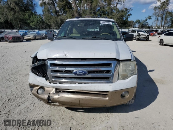 2013 Ford Expedition Max XLT with VIN 1FMJK1H51DEF20040, listed as a Copart auction lot 44466455 with 304,645 mi miles and Salvage title. Bid and sale history available at DreamBid. Image 5.