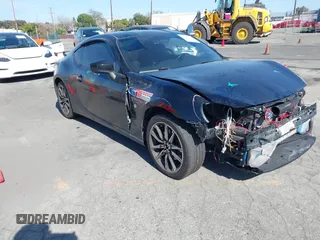 2017 Toyota 86 z VIN JF1ZNAA15H9705976, wystawiony jako IAAI lot #41730719 z przebiegiem 83 531 mil mil oraz . Historia ofert i sprzedaży dostępna na DreamBid. Obrazek 1.