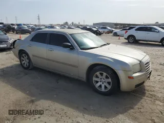 2006 Chrysler 300 with VIN 2C3KA43R96H366295, listed as a Copart auction lot 45477535 with 195,498 mi miles and Salvage Title. Bid and sale history available at carsss.com. Image 4.