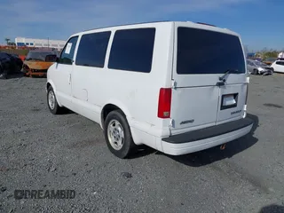 2005 Chevrolet Astro with VIN 1GNDM19X25B113690, listed as a IAAI auction lot 41758764 with Not Provided miles. Bid and sale history available at carsss.com. Image 3.