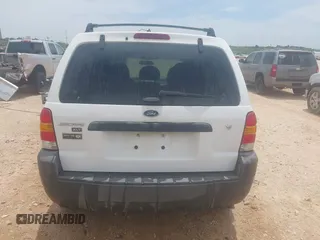 2005 Ford Escape XLT with VIN 1FMYU03125KE16019, listed as a IAAI auction lot 42256715 with 222,592 mi miles and . Bid and sale history available at DreamBid. Image 16.