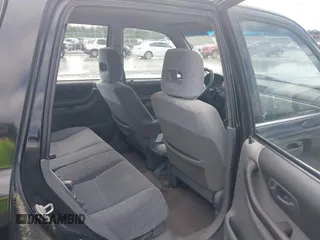 1998 Honda CR-V EX z VIN JHLRD1862WC059622, wystawiony jako IAAI lot #42350232 z przebiegiem 265 780 mil mil oraz . Historia ofert i sprzedaży dostępna na DreamBid. Obrazek 8.