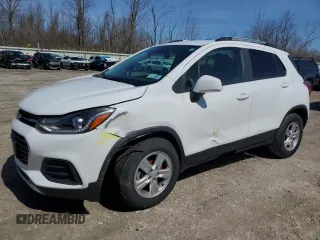 2021 Chevrolet Trax LT z VIN KL7CJPSM5MB372394, wystawiony jako Copart lot #51828485 z przebiegiem 64 557 mil mil oraz Szkoda całkowita • Salvage title. Historia ofert i sprzedaży dostępna na DreamBid. Obrazek 1.