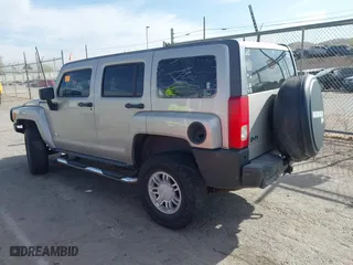 2008 Hummer H3 SUV with VIN 5GTEN13E188176887, listed as a IAAI auction lot 41849108 with 225,472 mi miles. Bid and sale history available at carsss.com. Image 3.
