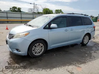 2017 Toyota Sienna XLE Auto Access Seat with VIN 5TDYZ3DC7HS893436, listed as a Copart auction lot 59510275 with 152,548 mi miles and Salvage title. Bid and sale history available at DreamBid. Image 1.