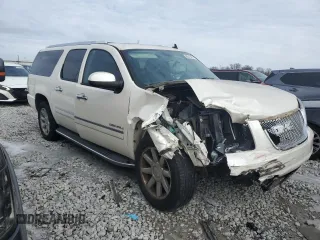 2012 GMC Yukon XL Denali with VIN 1GKS1MEF2CR298971, listed as a Copart auction lot 86310424 with Not Provided miles and Salvage Title. Bid and sale history available at carsss.com. Image 4.
