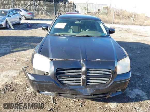 2005 Dodge Magnum RT with VIN 2D4GV58235H682753, listed as a IAAI auction lot 41814817 with 100,246 mi miles. Bid and sale history available at carsss.com. Image 12.