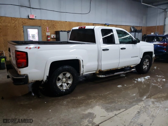 2014 Chevrolet Silverado 1500 LT with VIN 1GCVKREC2EZ133336, listed as a Copart auction lot 43546135 with NaN miles and Clean Title. Bid and sale history available at carsss.com. Image 3.