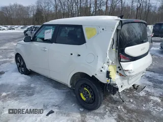 2024 Kia Soul GT-Line with VIN KNDJ53AU6R7898245, listed as a IAAI auction lot 41492307 with 31,113 mi miles. Bid and sale history available at carsss.com. Image 3.
