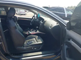 2013 Audi A5 Premium Plus z VIN WAULFAFR2DA035563, wystawiony jako IAAI lot #42385141 z przebiegiem 133 795 mil mil oraz . Historia ofert i sprzedaży dostępna na DreamBid. Obrazek 5.