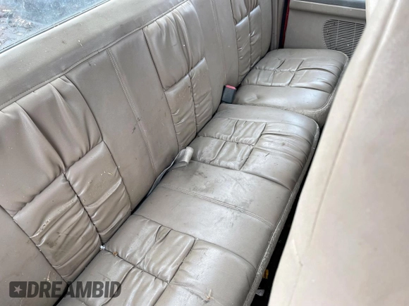 2000 Ford F-250 XL with VIN 1FTNX21S6YEC84441, listed as a Copart auction lot 66261545 with 163,757 mi miles and Clean title. Bid and sale history available at DreamBid. Image 6.