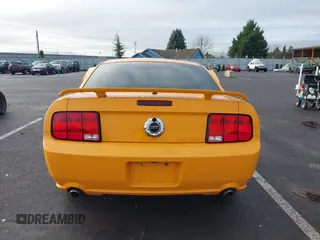 2007 Ford Mustang GT Deluxe z VIN 1ZVFT82H175334728, wystawiony jako IAAI lot #41609794 z przebiegiem 181 002 mil mil oraz . Historia ofert i sprzedaży dostępna na DreamBid. Obrazek 16.