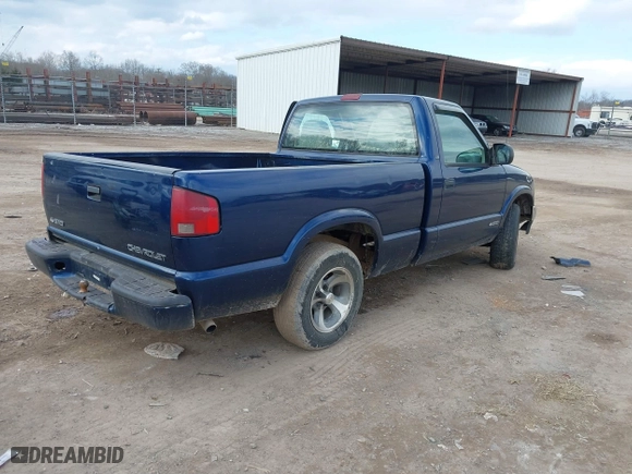 2000 Chevrolet S-10 LS with VIN 1GCCS145XYK251420, listed as a IAAI auction lot 41415213 with 145,683 mi miles. Bid and sale history available at carsss.com. Image 4.