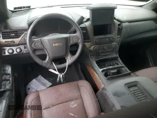 2020 Chevrolet Suburban Premier z VIN 1GNSKJKJ0LR287376, wystawiony jako Copart lot #83407244 z przebiegiem Nie podano mil oraz Szkoda całkowita • Salvage title. Historia ofert i sprzedaży dostępna na DreamBid. Obrazek 8.