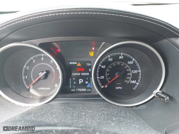 2010 Mitsubishi Outlander GT with VIN JA4JT5AX3AZ008590, listed as a IAAI auction lot 41762160 with 176,906 mi miles. Bid and sale history available at carsss.com. Image 7.