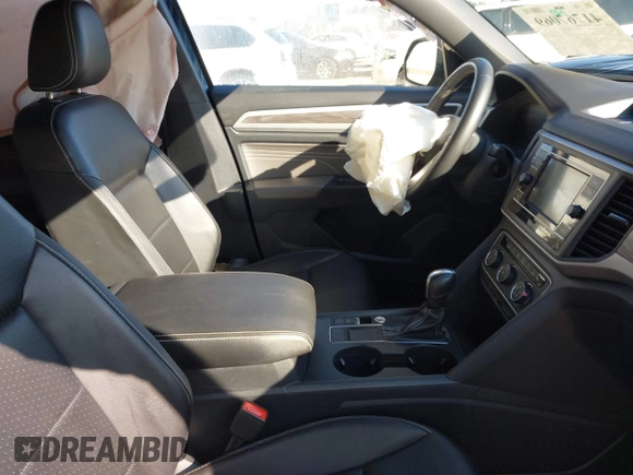 2022 Volkswagen Atlas SE with VIN 1V2DC2CA5NC222241, listed as a IAAI auction lot 41767069 with 45,915 mi miles and . Bid and sale history available at DreamBid. Image 5.