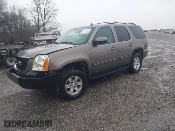 2011 GMC Yukon SLE with VIN 1GKS2AE0XBR249314, listed as a IAAI auction lot 41451903 with 249,673 mi miles. Bid and sale history available at carsss.com. Image 2.