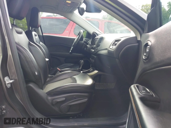 2018 Jeep Compass Latitude with VIN 3C4NJCBB3JT268094, listed as a IAAI auction lot 42487642 with 111,652 mi miles and . Bid and sale history available at DreamBid. Image 5.