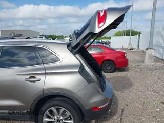 2017 Lincoln MKC Select with VIN 5LMCJ2C92HUL34916, listed as a IAAI auction lot 42024355 with 34,242 mi miles and . Bid and sale history available at DreamBid. Image 18.